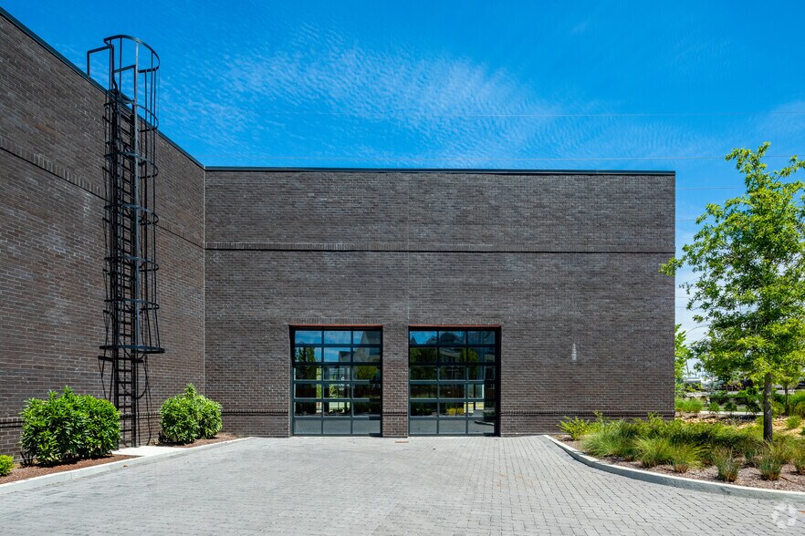 4801 Centennial Blvd, Nashville, TN à louer - Photo du bâtiment - Image 3 de 15
