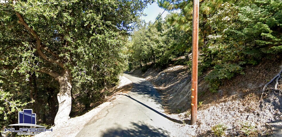 Lo Lane, Twin Peaks, CA à vendre - Photo du bâtiment - Image 2 de 4