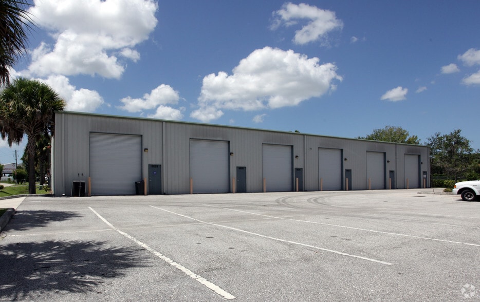 6618-6628 26th Ct E, Sarasota, FL for lease - Building Photo - Image 2 of 50