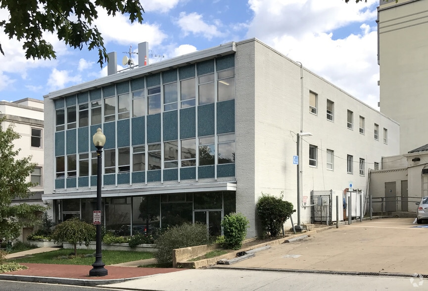 415 2nd St NE, Washington, DC à louer - Photo principale - Image 1 de 5