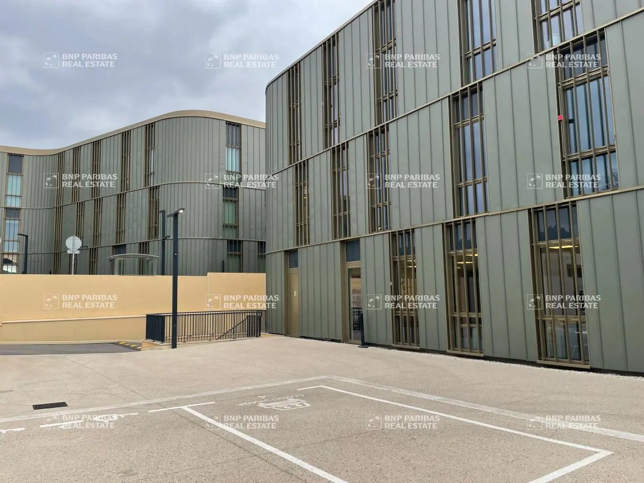 Office in Aix-en-Provence for lease Building Photo- Image 1 of 15