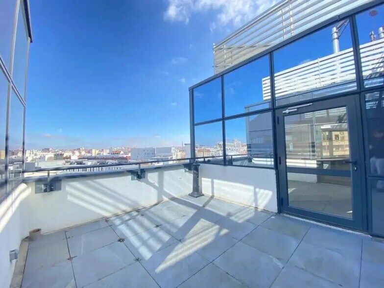 Office in Boulogne-Billancourt for lease - Building Photo - Image 2 of 11