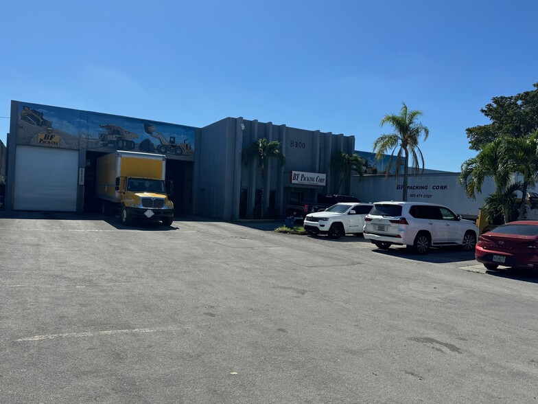 8300 NW 70th St, Miami, FL for lease - Building Photo - Image 2 of 11
