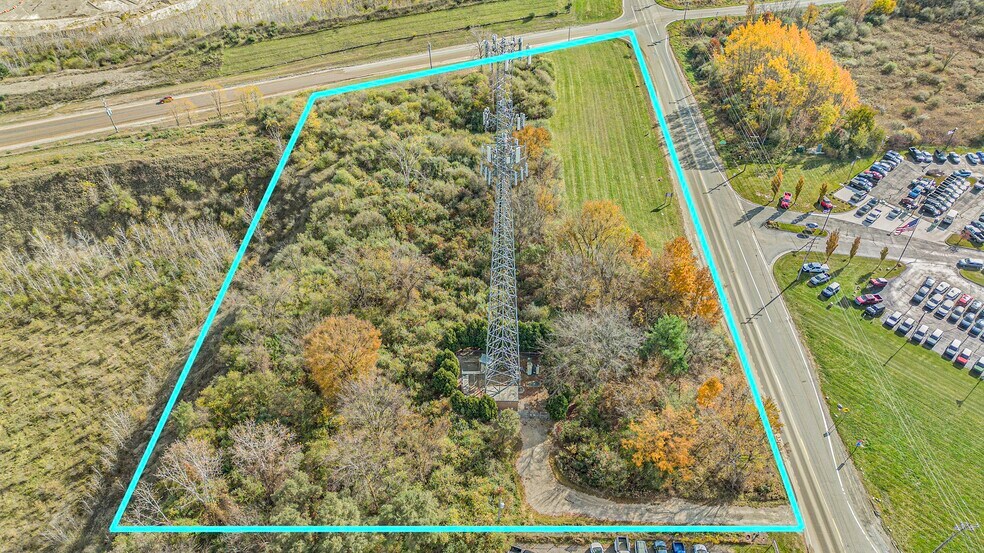 8815 Holly Rd, Holly, MI à vendre - Photo du bâtiment - Image 2 de 27
