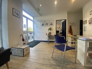 Plus de détails pour Commerce de détail à vendre