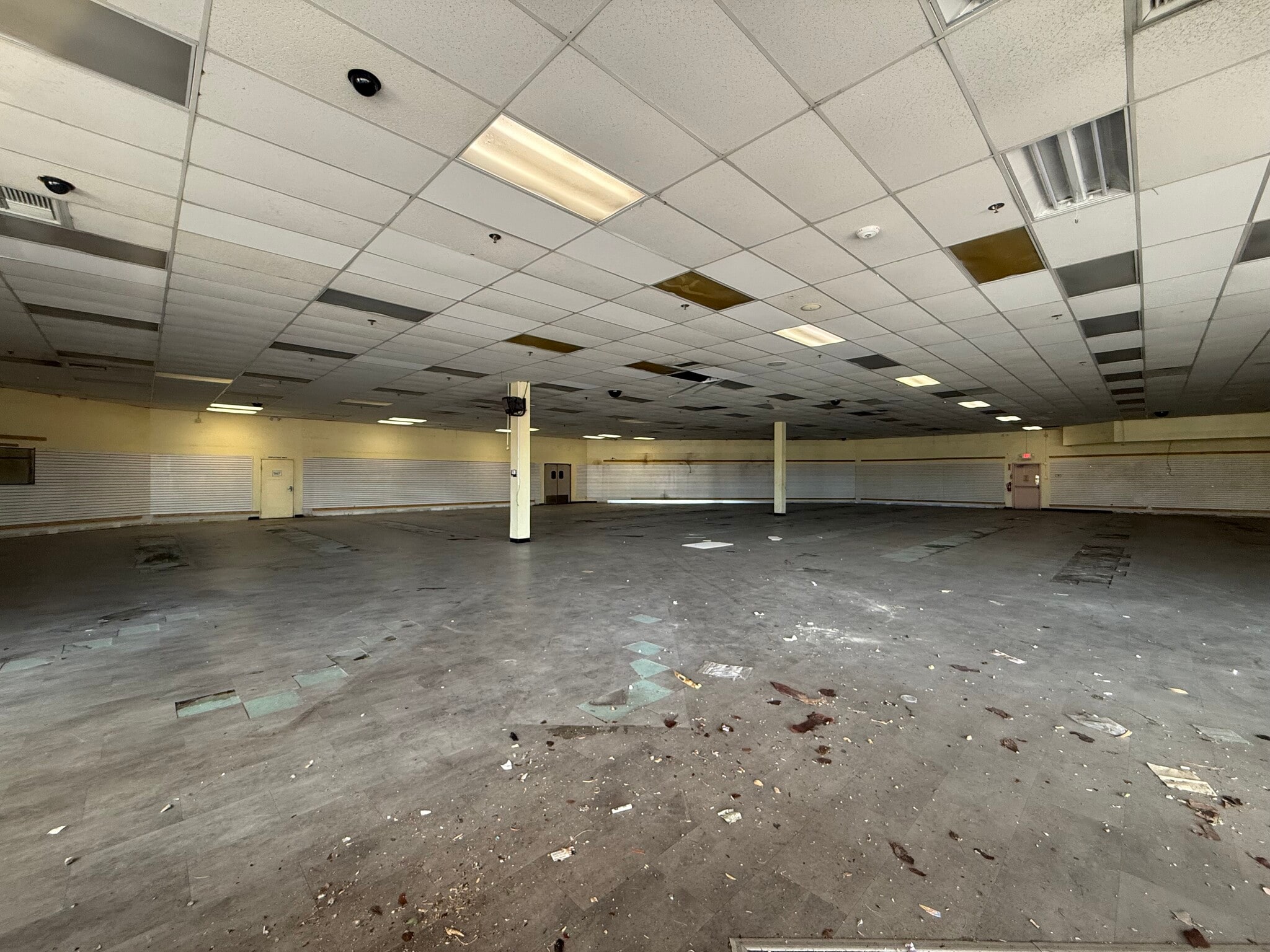 1720-1868 E Charleston Blvd, Las Vegas, NV for lease Interior Photo- Image 1 of 1