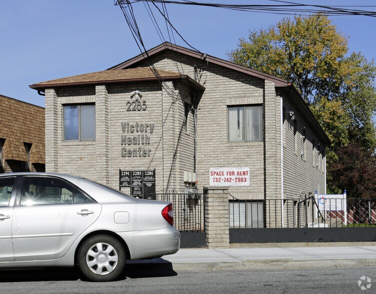 2285 Victory Blvd, Staten Island, NY à vendre - Photo du bâtiment - Image 2 de 22