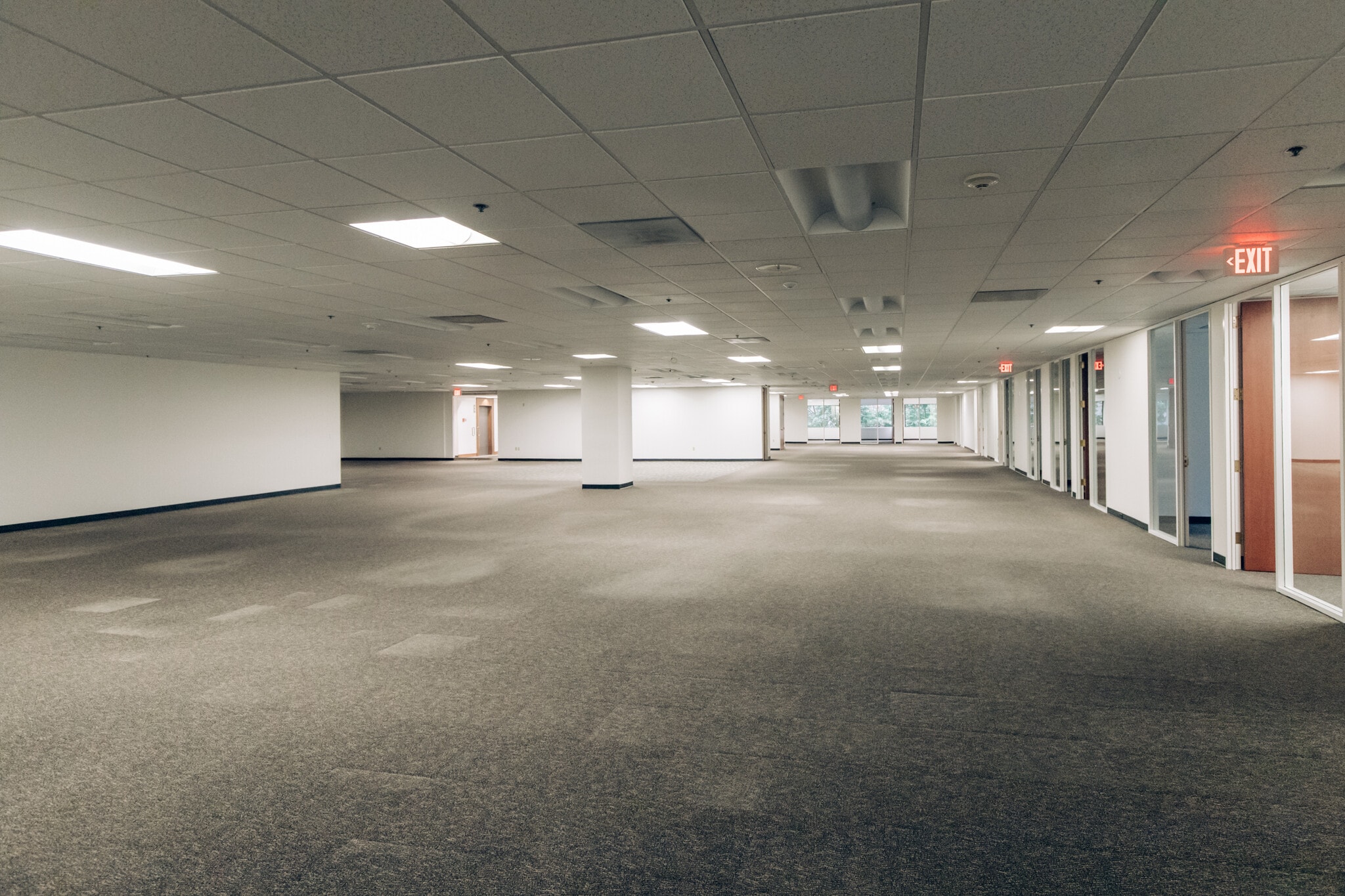 111 SW Columbia St, Portland, OR for lease Interior Photo- Image 1 of 3