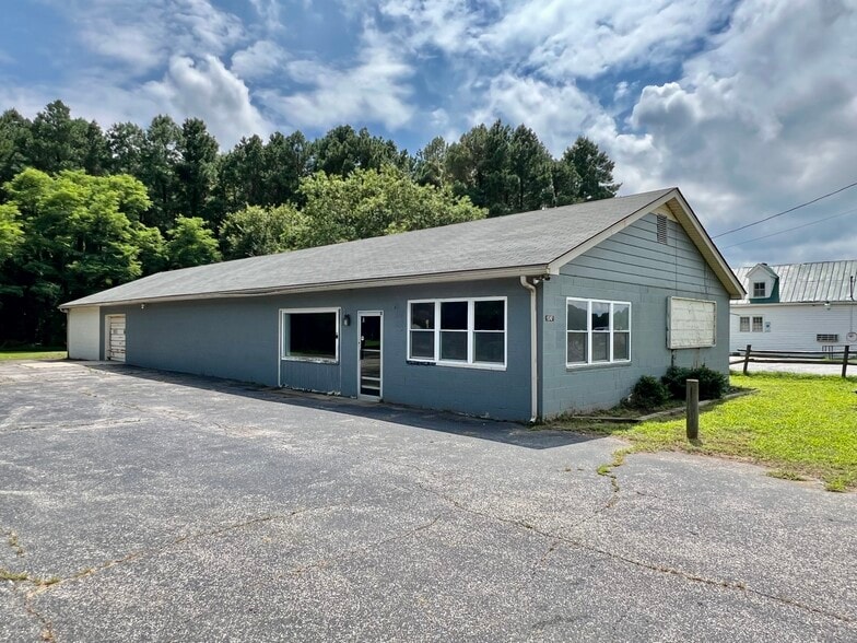 15242 General Puller Hwy, Deltaville, VA for sale - Building Photo - Image 1 of 20