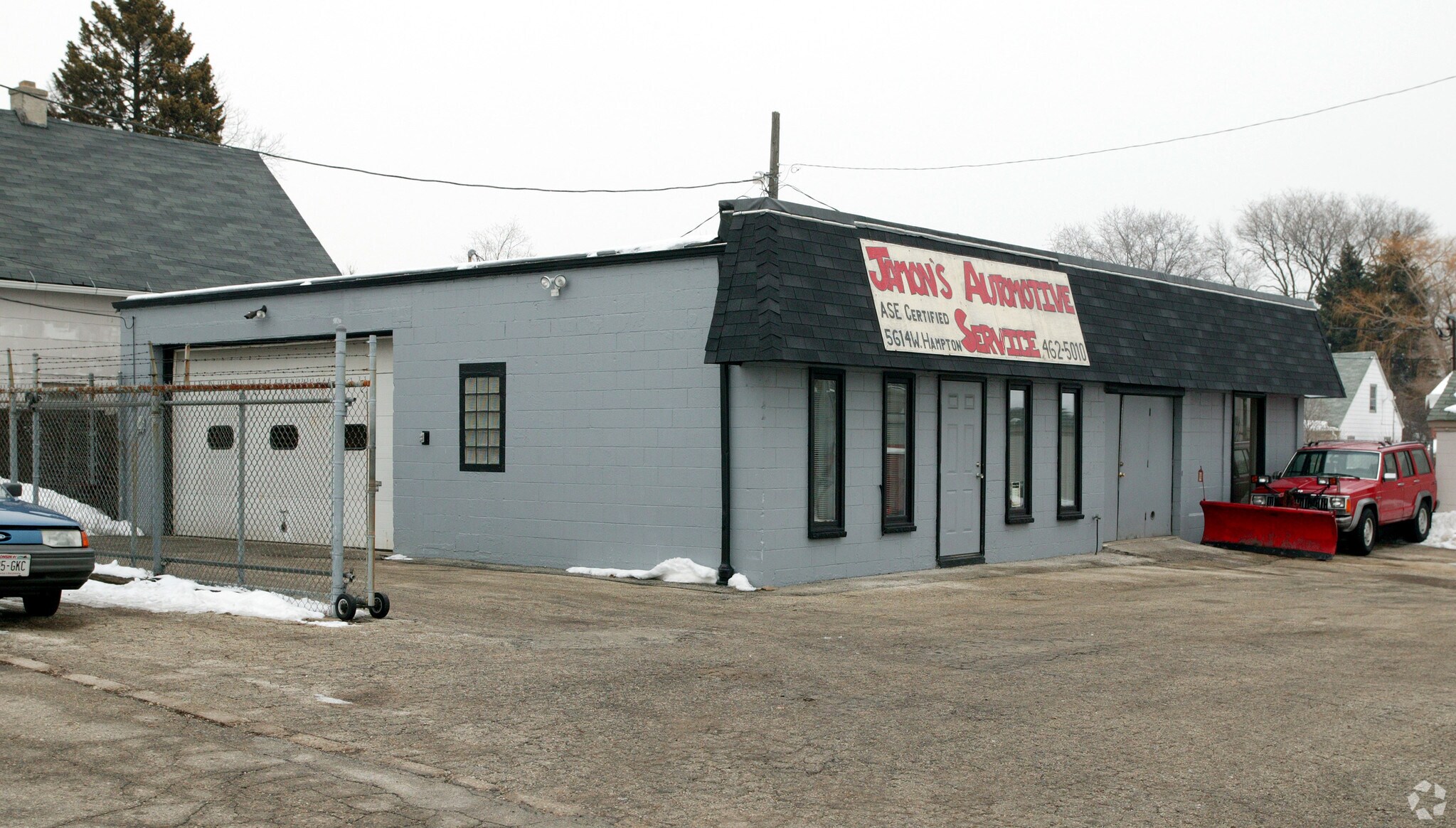 5614 W Hampton Ave, Milwaukee, WI for lease Primary Photo- Image 1 of 9