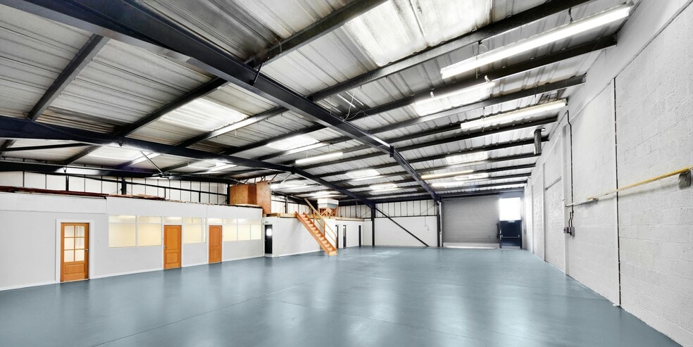 9 Tollpark Rd, Cumbernauld for lease - Building Photo - Image 3 of 8