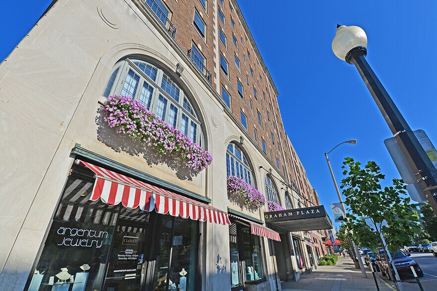 205 N College Ave, Bloomington, IN à louer - Photo du bâtiment - Image 2 de 10