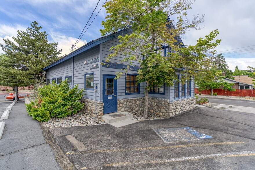 1001 Jones St, Reno, NV à louer - Photo du bâtiment - Image 3 de 47