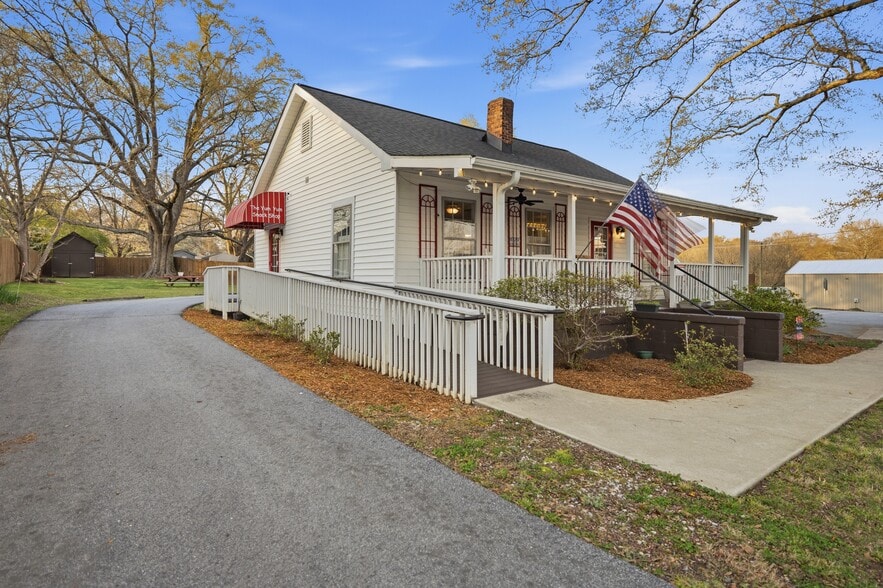 1107 McKelvey Rd, Pelzer, SC à vendre - Photo du bâtiment - Image 3 de 19
