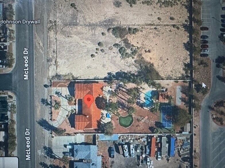5990 McLeod Dr, Las Vegas, NV à vendre - Photo du bâtiment - Image 2 de 7
