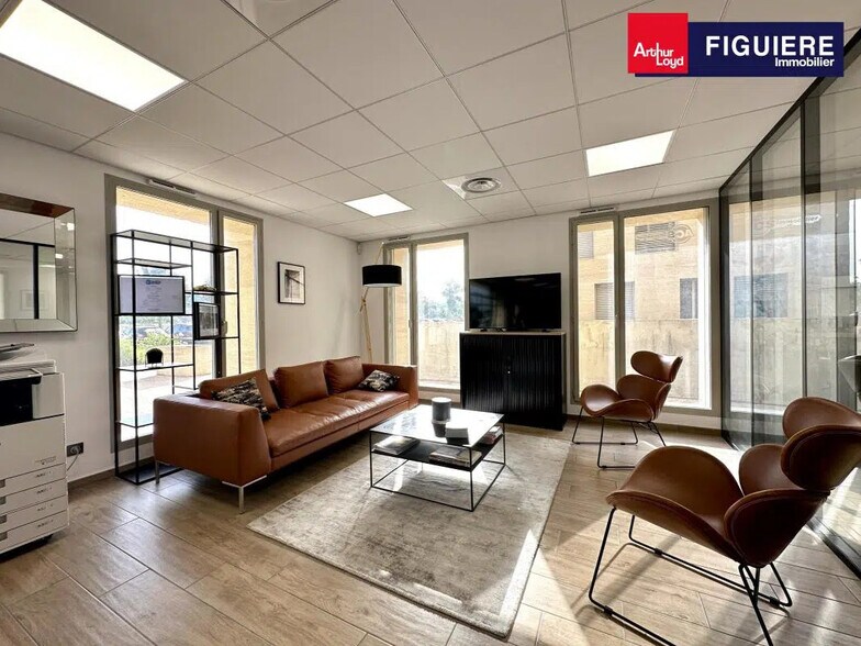 Office in Aix-en-Provence for lease - Interior Photo - Image 3 of 9