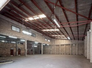 13 Sarah St, Mascot for lease Interior Photo- Image 1 of 3