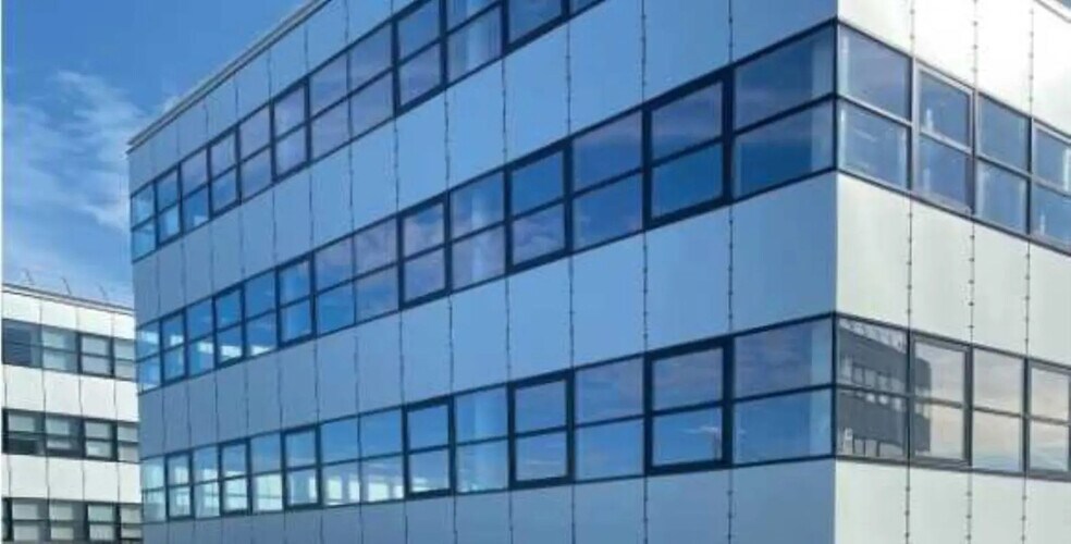 Office in Toulouse for lease - Building Photo - Image 3 of 12