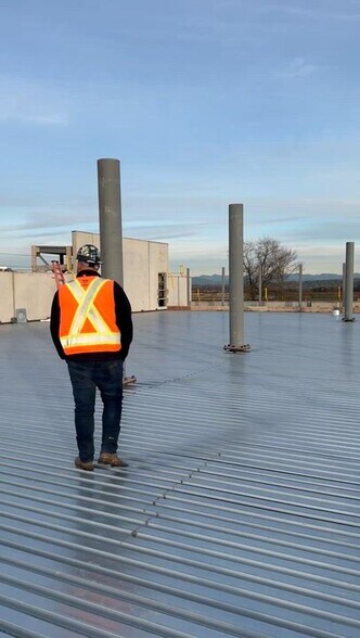 15354 68 Ave, Surrey, BC à louer - Vidéo sur l’inscription commerciale - Image 3 de 8