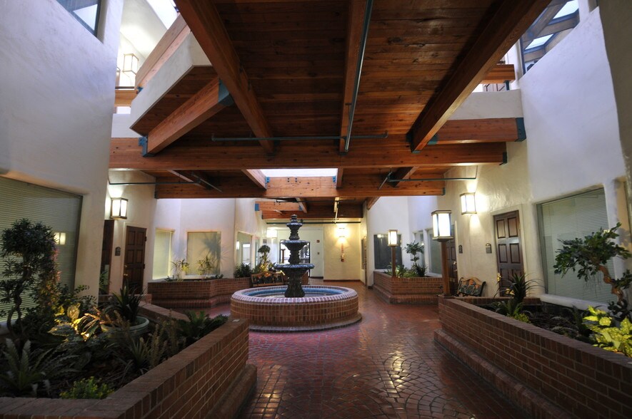 2310 Paseo Del Prado, Las Vegas, NV à louer - Hall d’entrée - Image 3 de 38