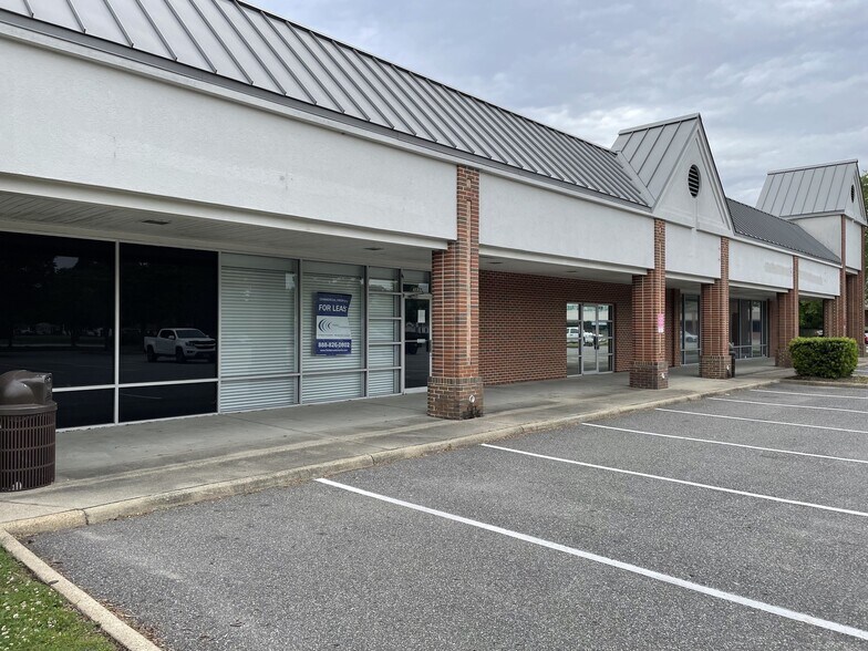 3815-3857 Kecoughtan Rd, Hampton, VA à louer - Photo du bâtiment - Image 2 de 7