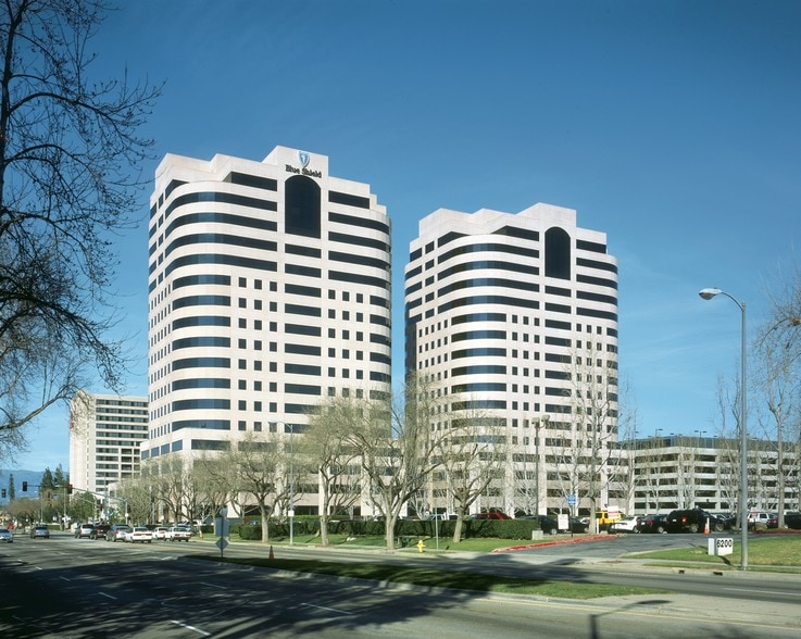 6320 Canoga Ave, Woodland Hills, CA for lease - Building Photo - Image 2 of 16