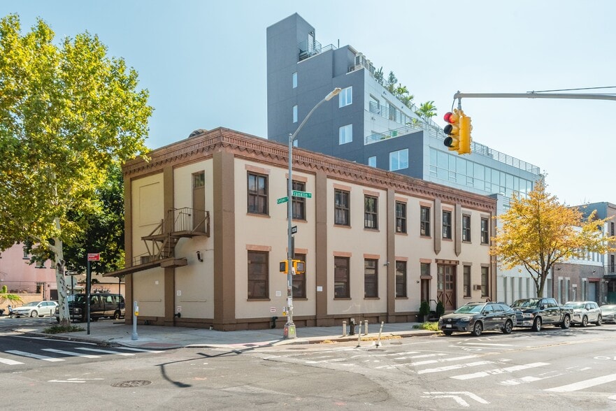 54 Franklin St, Brooklyn, NY for sale - Building Photo - Image 1 of 42