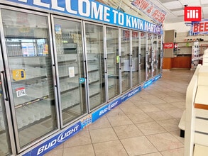 21355 Sherman Way, Canoga Park, CA à louer Photo intérieure- Image 2 de 5