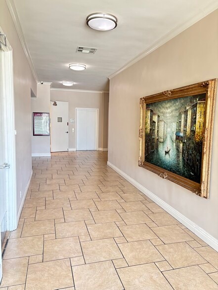 855 N Lark Ellen Ave, West Covina, CA for lease - Building Photo - Image 3 of 5