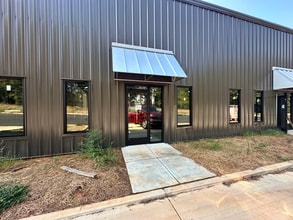 5905 Steeplechase Blvd, Cumming, GA for lease Building Photo- Image 1 of 20
