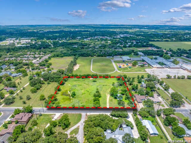 322 N Plant Ave, Boerne, TX à vendre - Photo du bâtiment - Image 1 de 3