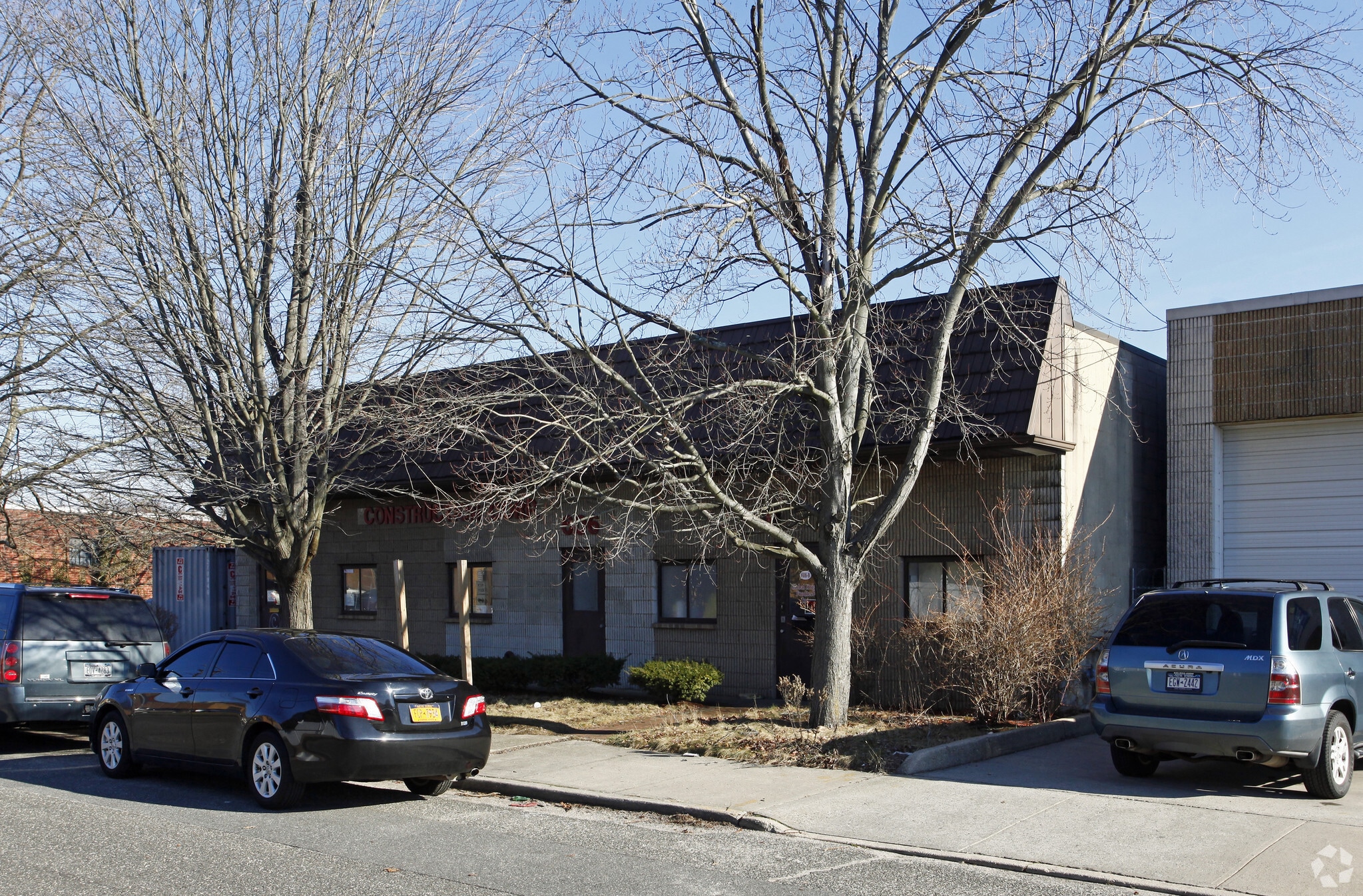 510 Manhattan Ave, West Babylon, NY for sale Primary Photo- Image 1 of 4