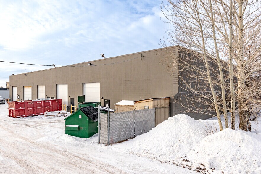 17313 106th Ave NW, Edmonton, AB à vendre - Photo du bâtiment - Image 1 de 1