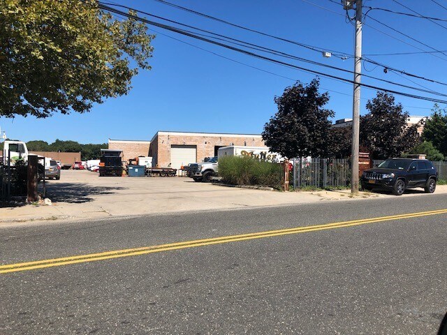 915 Long Island Ave, Deer Park, NY à louer - Photo du bâtiment - Image 1 de 3