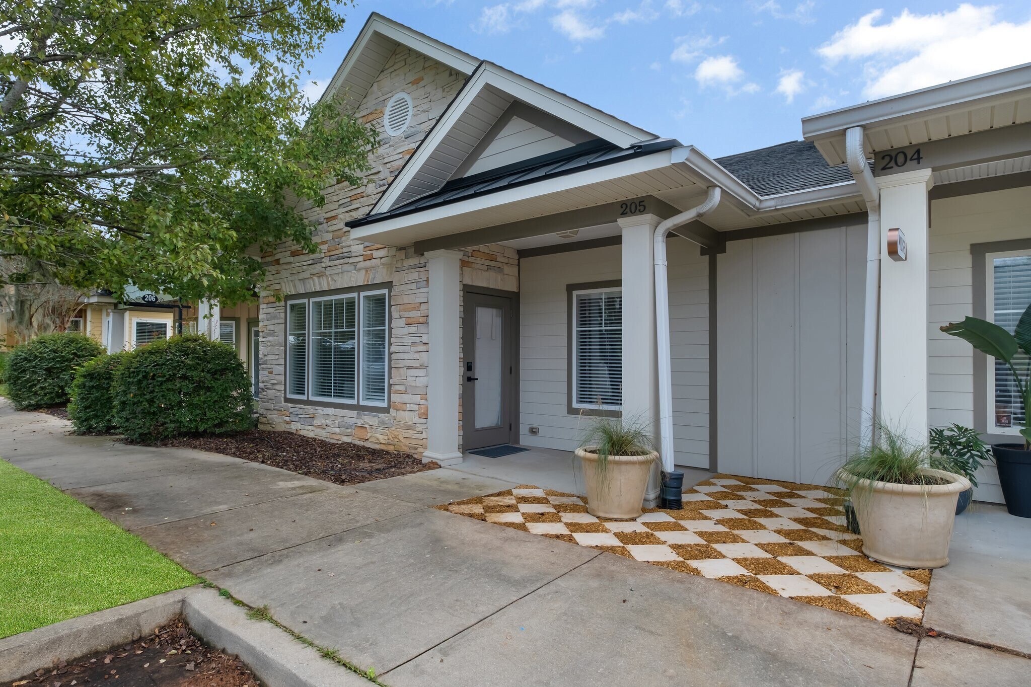 1725 Capital Cir NE, Tallahassee, FL à vendre Photo du bâtiment- Image 1 de 23