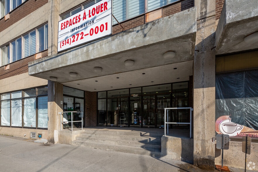 5425 Av Casgrain, Montréal, QC à louer - Photo du bâtiment - Image 3 de 7