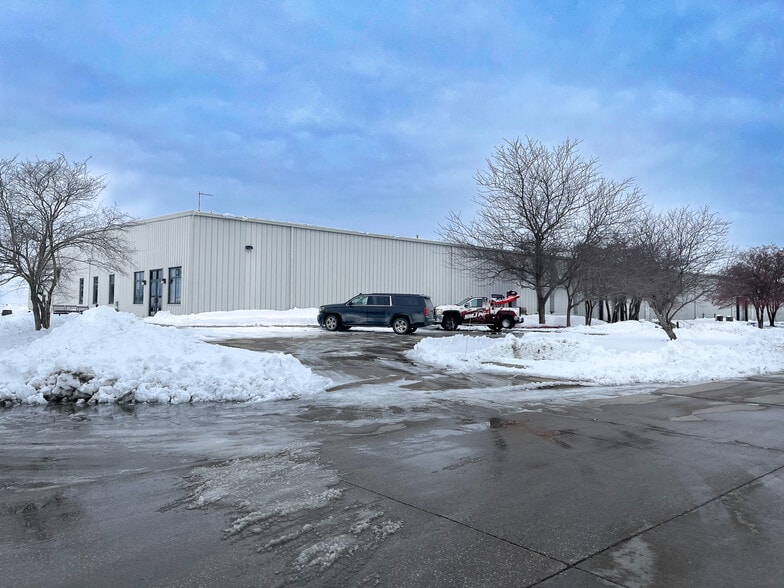 107 Industrial Park Rd, Story City, IA for sale - Building Photo - Image 1 of 26
