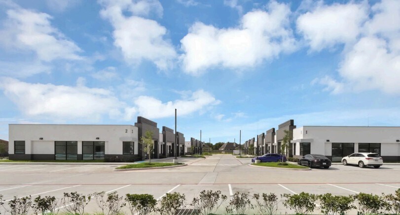 12280 Broadway St, Pearland, TX à louer - Photo du bâtiment - Image 3 de 20