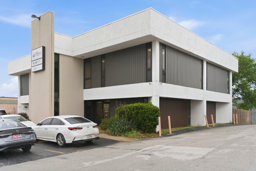 1331 N Stewart Ave, Springfield, MO for sale - Building Photo - Image 3 of 57