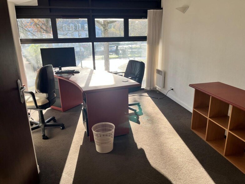 Office in Rennes for lease - Interior Photo - Image 2 of 3