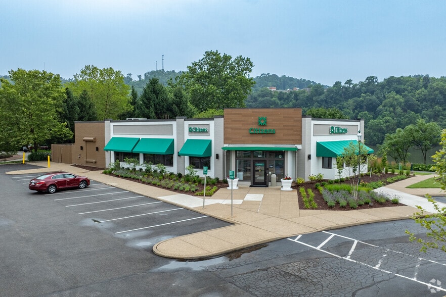 205 E Waterfront Dr, Homestead, PA for lease - Primary Photo - Image 1 of 5