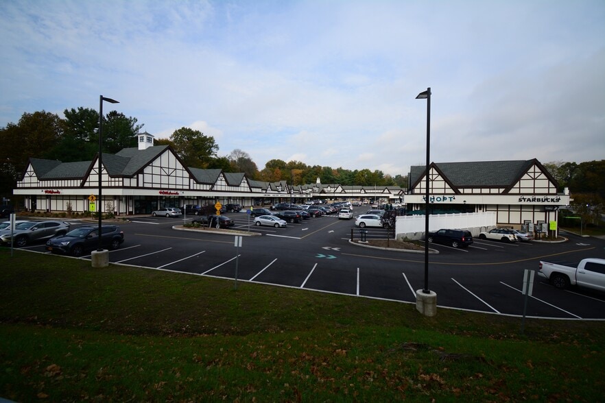 1062-1180 Wilmot Rd, Scarsdale, NY for lease - Building Photo - Image 3 of 3