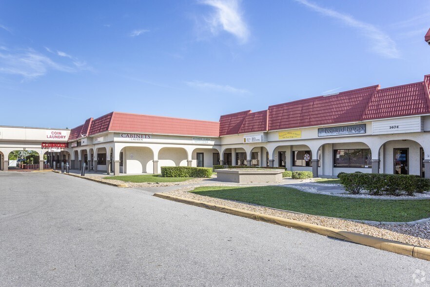 1404 Del Prado Blvd S, Cape Coral, FL à louer - Photo du bâtiment - Image 3 de 10