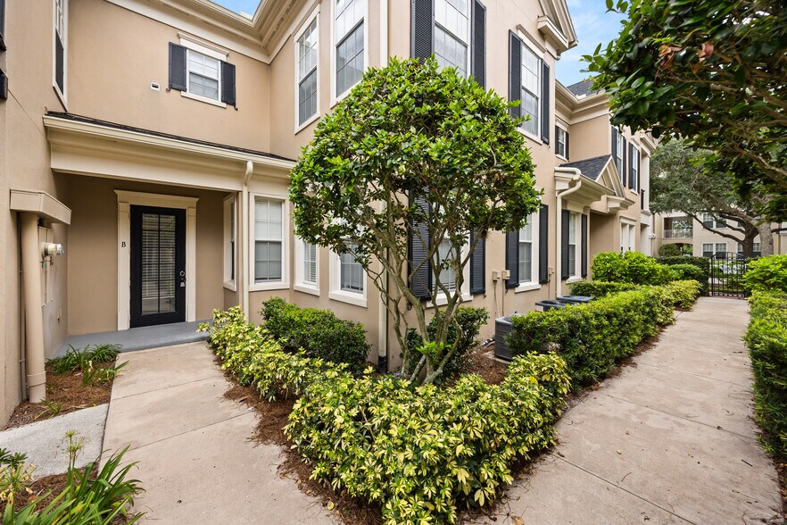 1316 Lake Baldwin Ln, Orlando, FL à vendre - Photo du bâtiment - Image 3 de 84