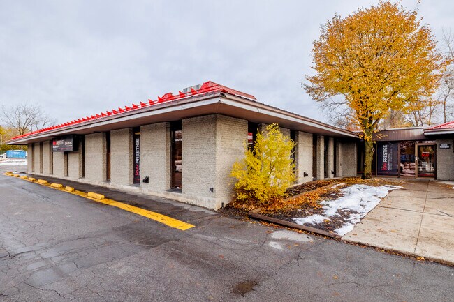 More details for 100 Rd Amherst, Beaconsfield, QC - Office for Lease