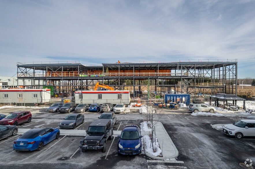 401 Rue Louis-Blériot, Mascouche, QC à louer - Photo du bâtiment - Image 3 de 7