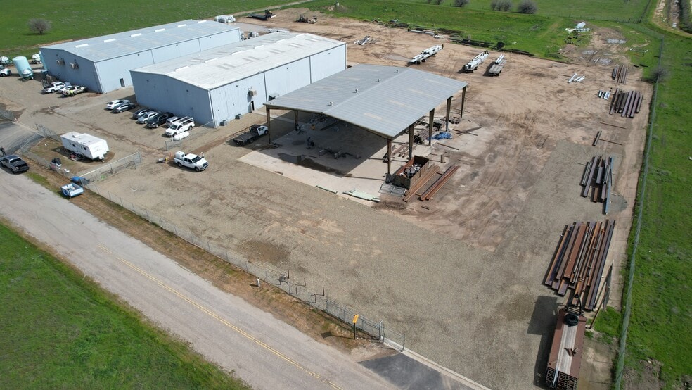 21721 Road 20, Chowchilla, CA à louer - Photo du bâtiment - Image 3 de 6