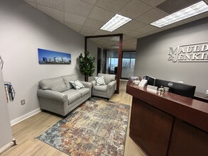 2 N Tamiami Trl, Sarasota, FL for lease Interior Photo- Image 2 of 19