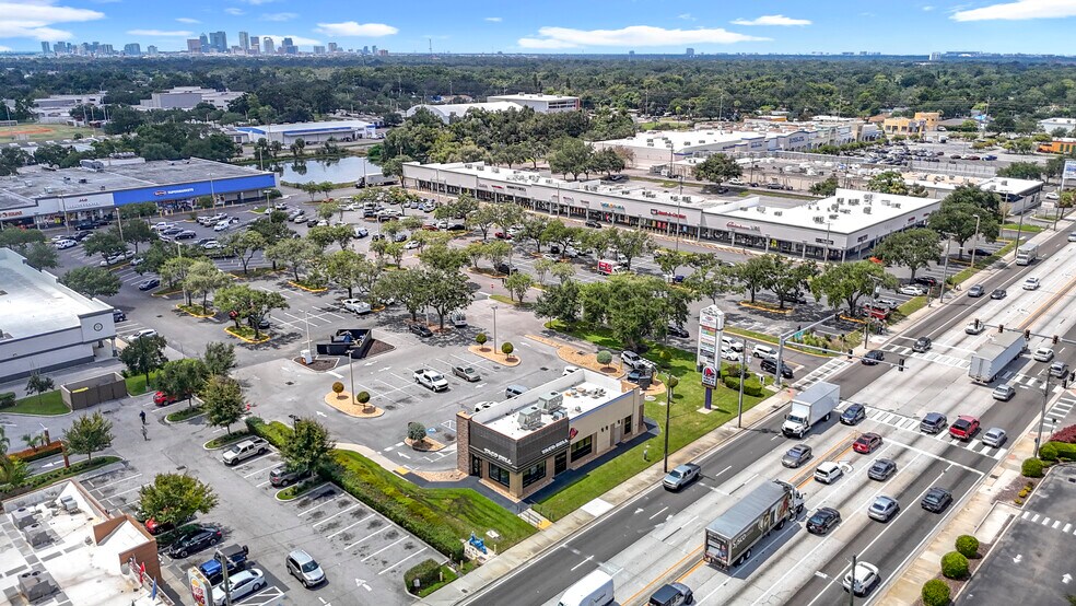 2575 E Hillsborough Ave, Tampa, FL à vendre - Photo du bâtiment - Image 3 de 8