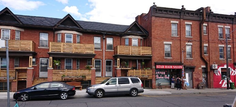688 Bloor St W, Toronto, ON à vendre - Photo du bâtiment - Image 3 de 7